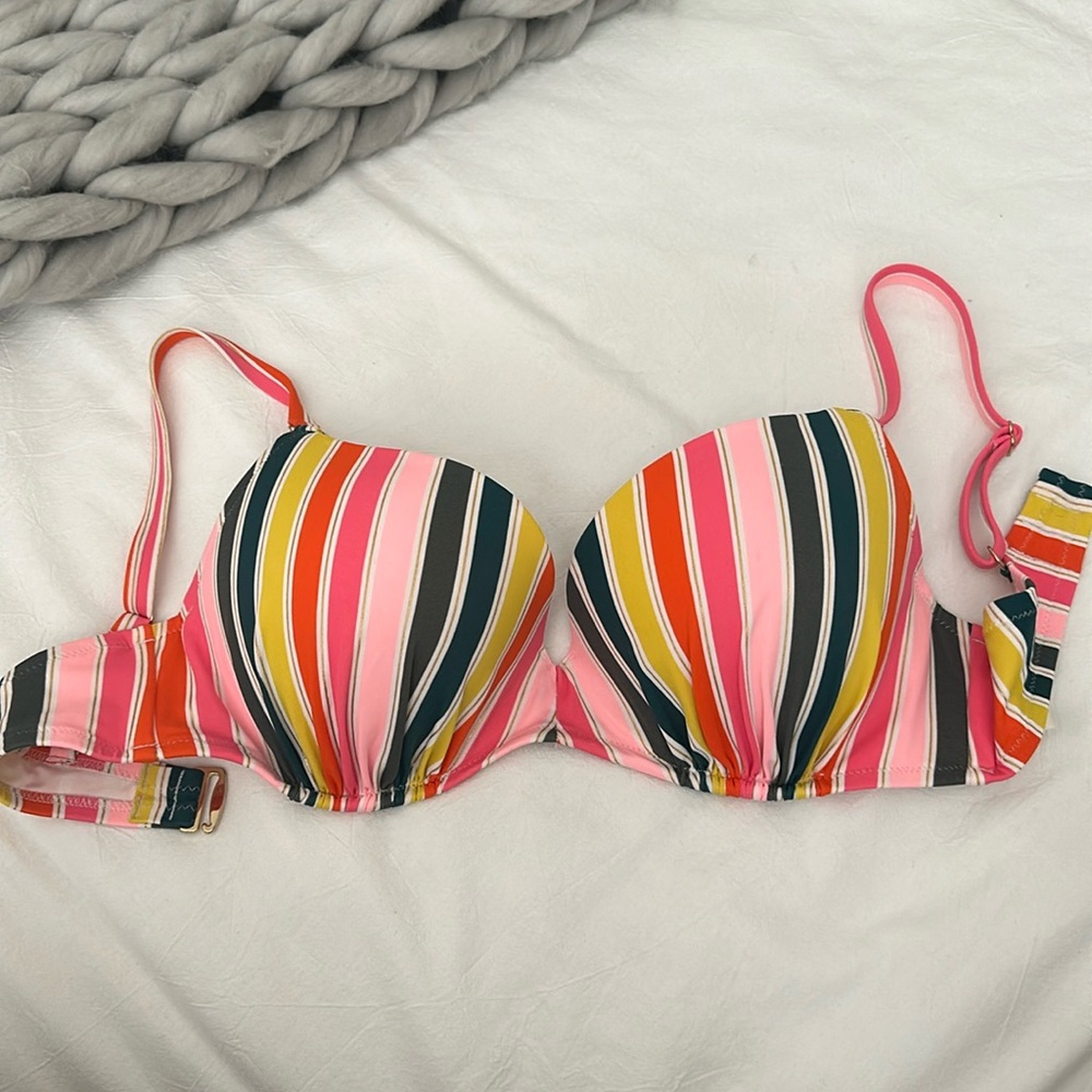 Shade and Shore swim top 36D